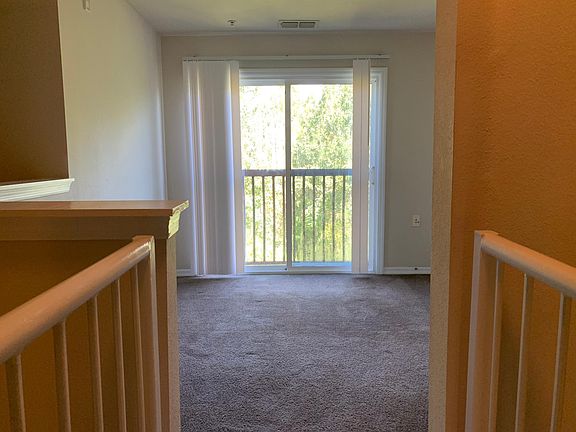 3rd image of 1409 Villa Capri Cir APT 307