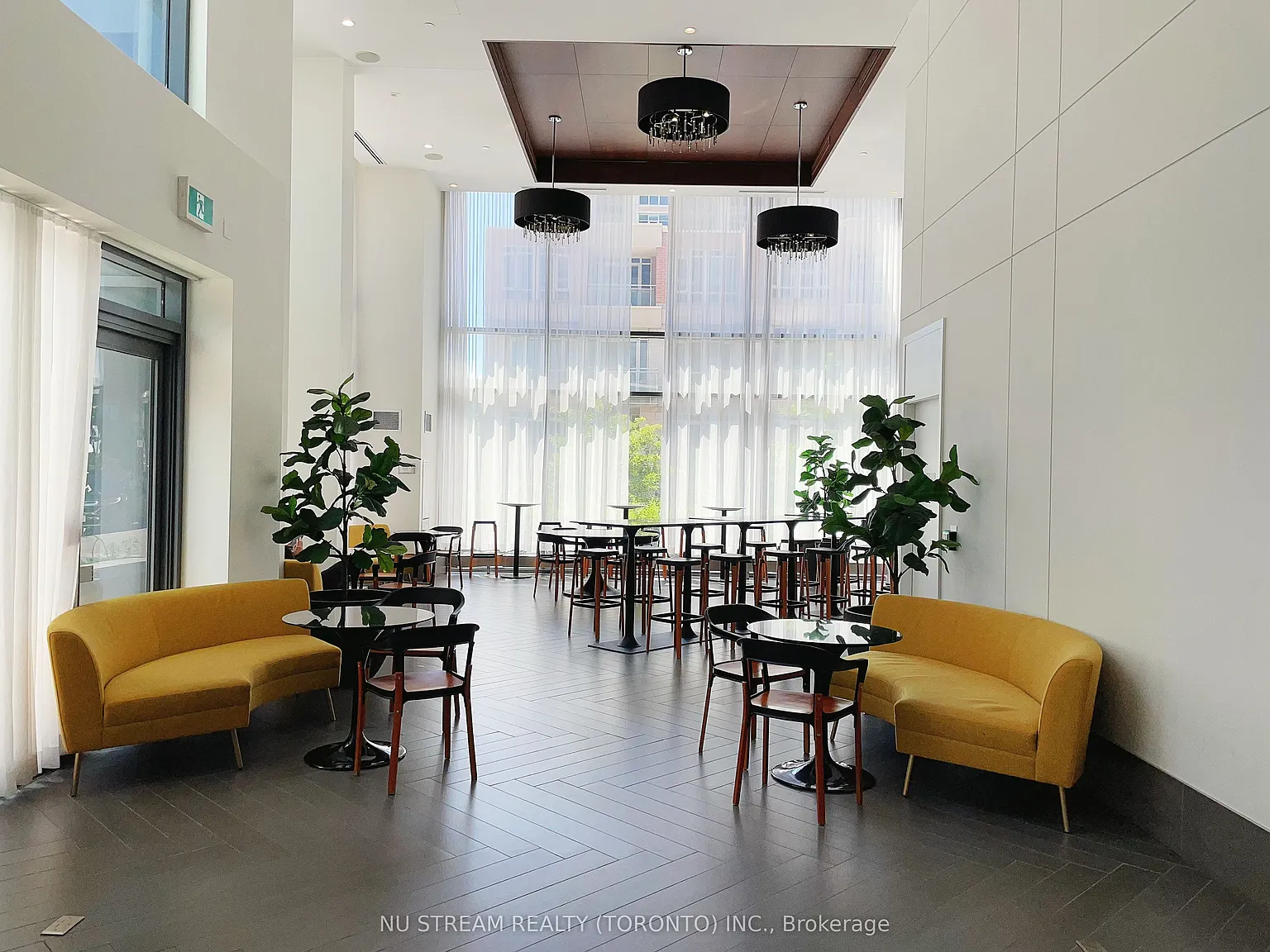1 bed, $2,300 — Photo 4