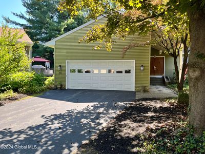 59 E Loudonwood, Loudonville, NY, 12211