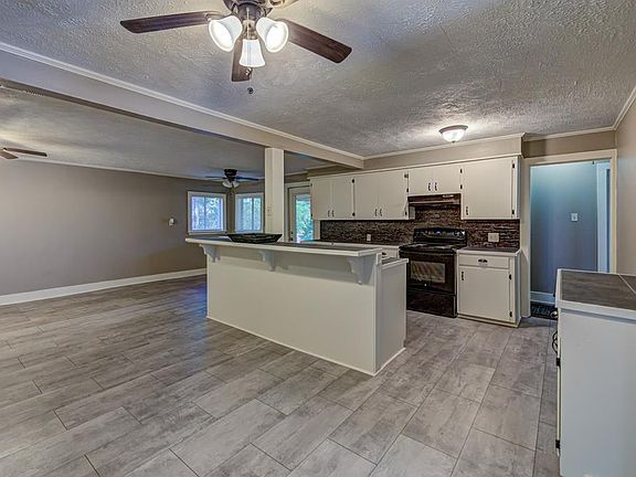 2nd image of 105 Churchill Dr