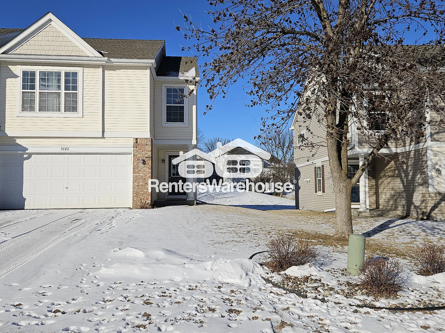 Spacious 2 bd 2.5ba Chanhassen Townhome. — Photo 1