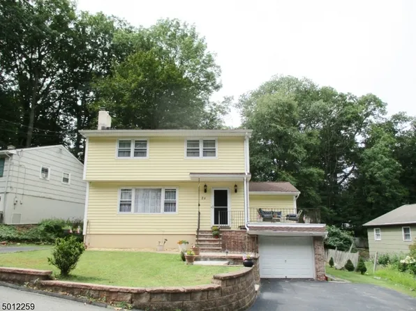 28 Laurie Rd, Landing, NJ 07850