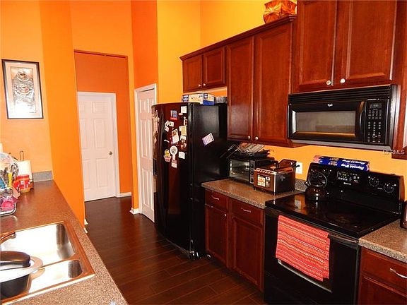 4th image of 1758 Palmerston Cir