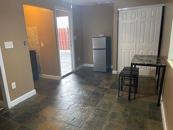 5th image of 2111 NE 1st Ct