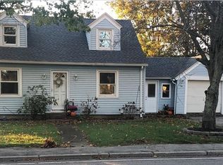 153 Potowomut Rd, Warwick, RI 02818