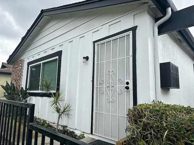 2 bed, 1050 sqft, $2,750 — Photo 2