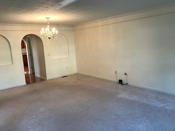 Formal dining room 