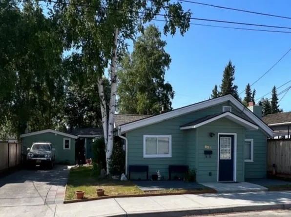 823 3rd Ave, North Pole, AK 99701