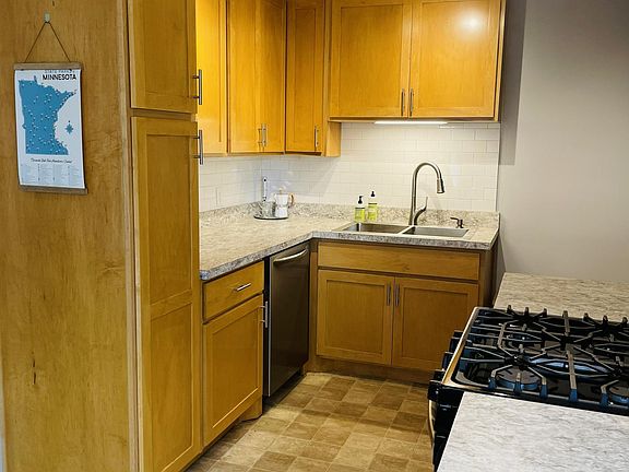 5th image of 4417 Cedar Ave S