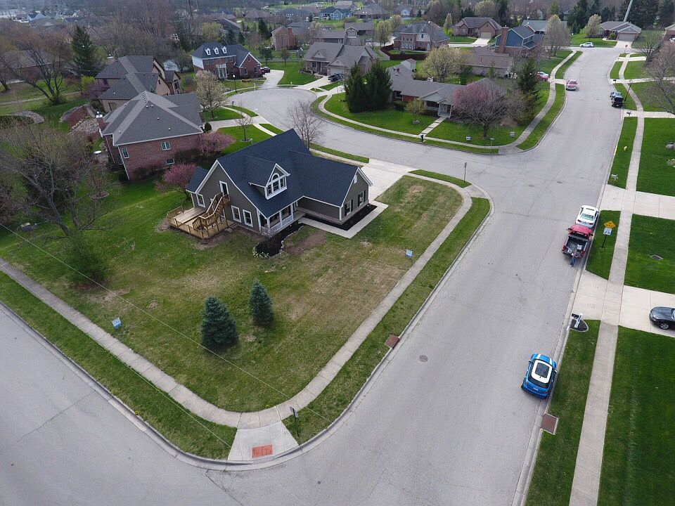 1st image of 934 York Meadows Dr