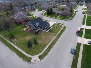 934 York Meadows Dr, Tipp City, OH 45371