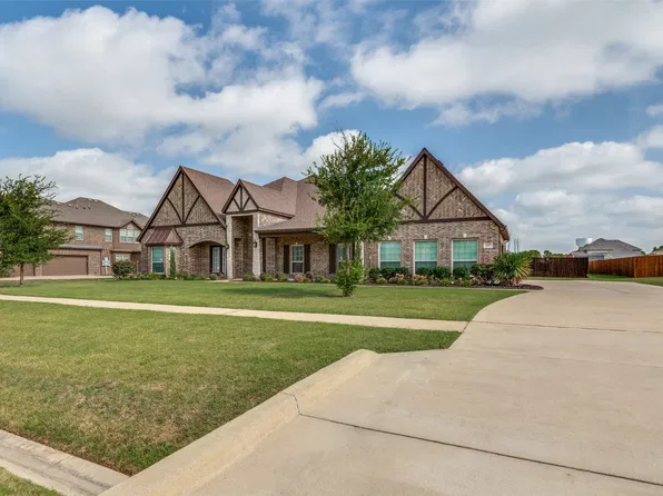 217 Castle Creek Dr, Red Oak, TX 75154