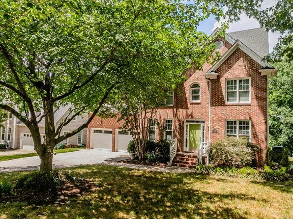 108 Ferncroft Ct, Cary, NC 27519