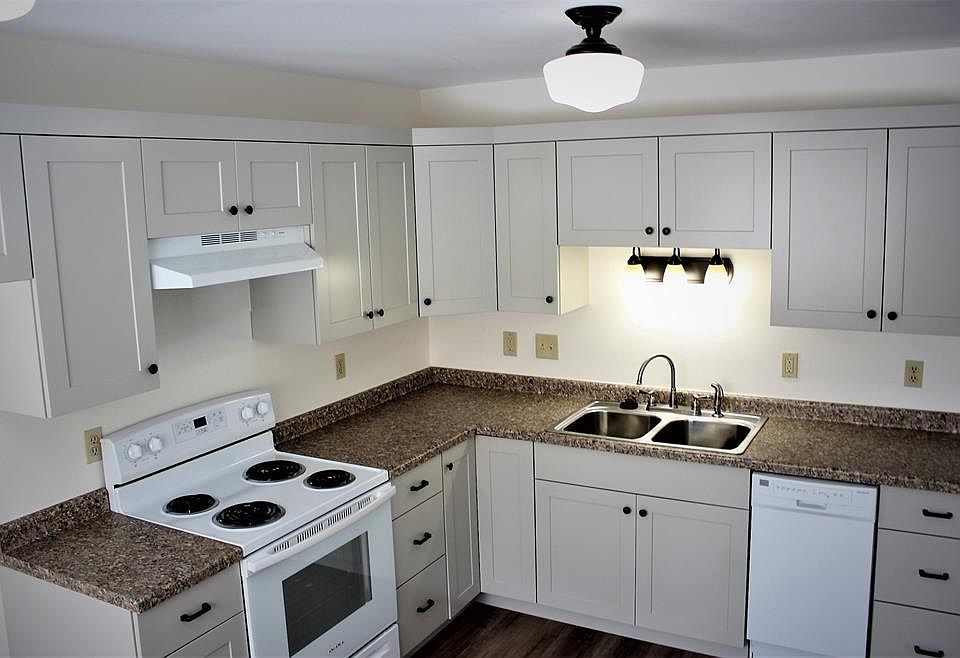 2nd image of 111 N Yellowstone St APT 3