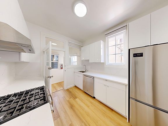 2nd image of 1340 Taylor St #5117594
