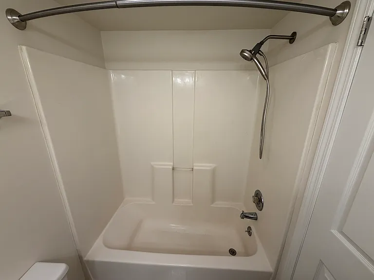 4 Hartwell Ct #6 — Photo 11