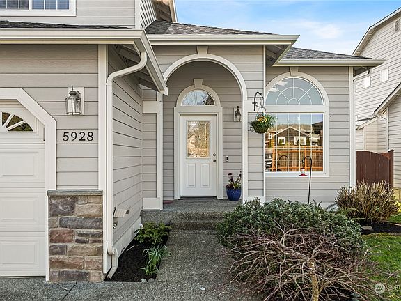 3rd image of 5928 59th Drive NE