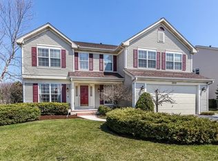 2252 Moser Ln, Algonquin, IL 60102