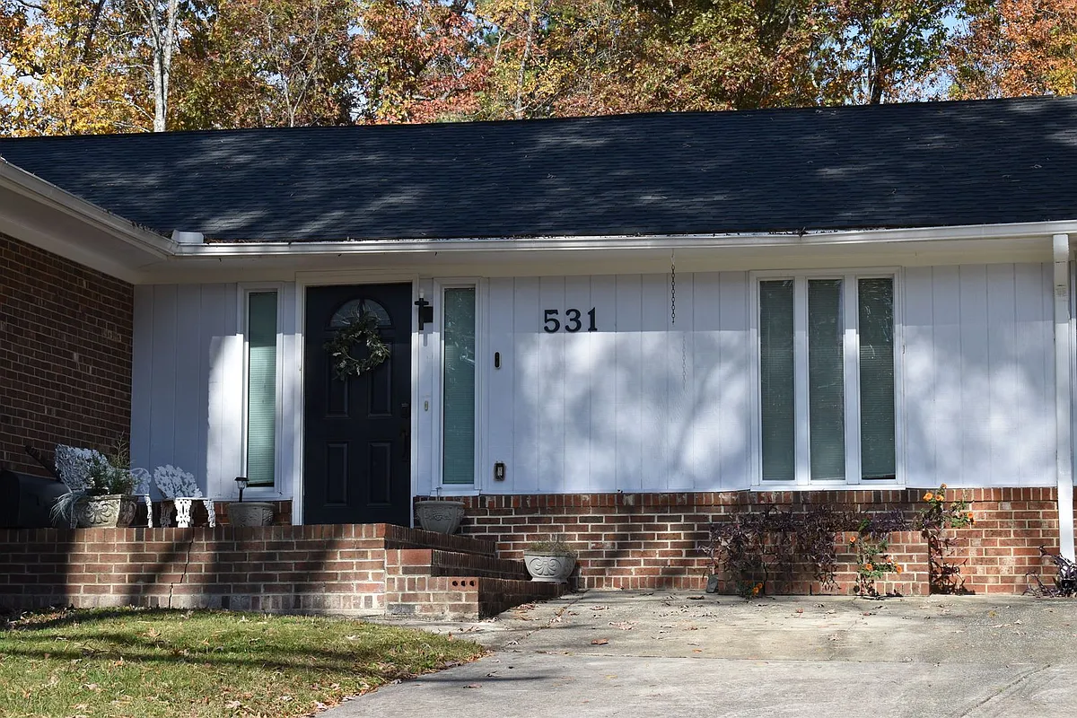 Building Photo - 531 Tuggle St