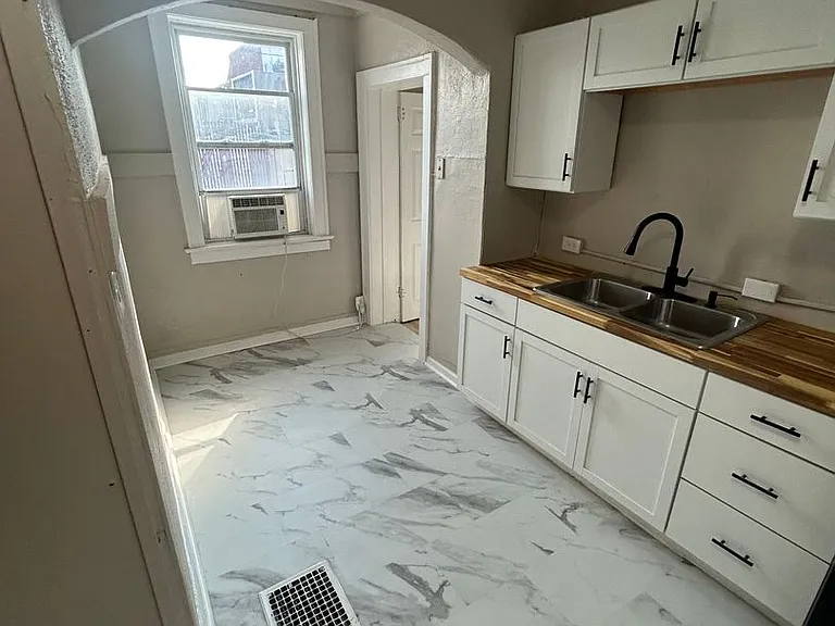 2905 Madison Ave — Photo 3
