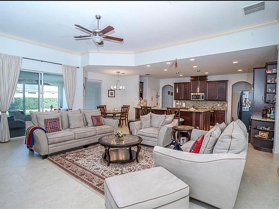 5th image of 905 Home Grove Dr