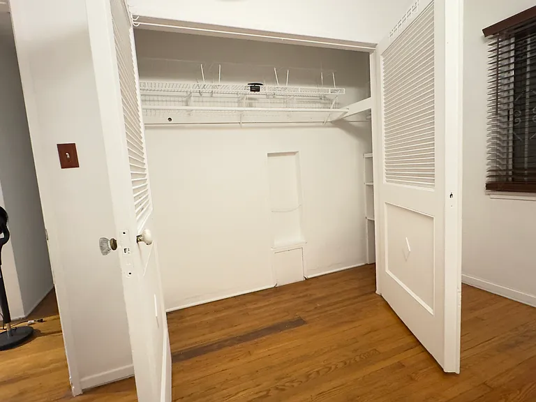 878 Warren Ave — Photo 7