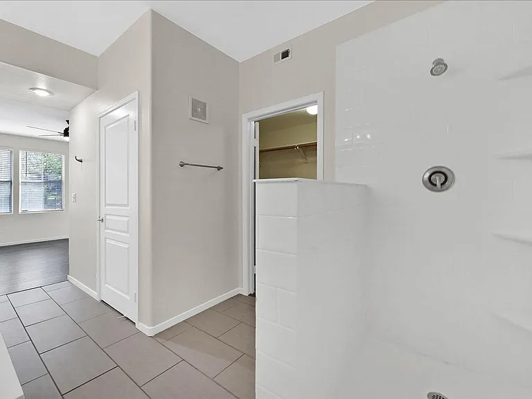 908 Domnus Ln #105 — Photo 10