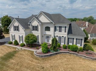 1851 Viola Ln, Hellertown, PA 18055