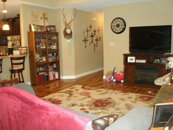 4th image of 1453 Clark Ct