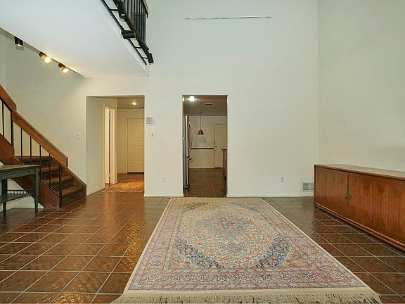 3rd image of 69 Estate Dr