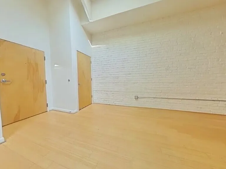 1011 W Marshall St #127 — Photo 6