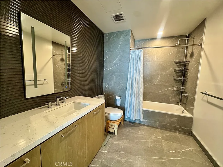 400 S Broadway Ave — Photo 8
