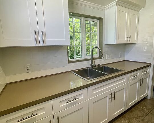3rd image of 921 N Spaulding Ave APT 4