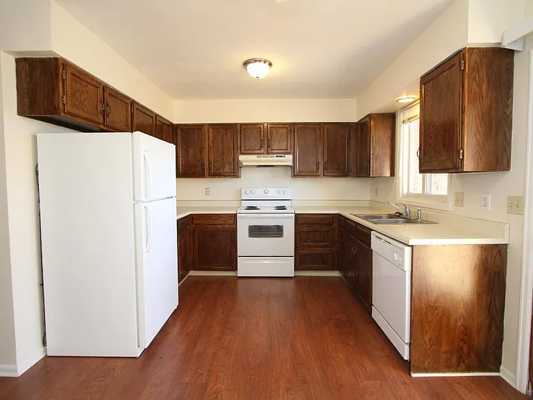 2151 E Bridge St #J-2 — Photo 4