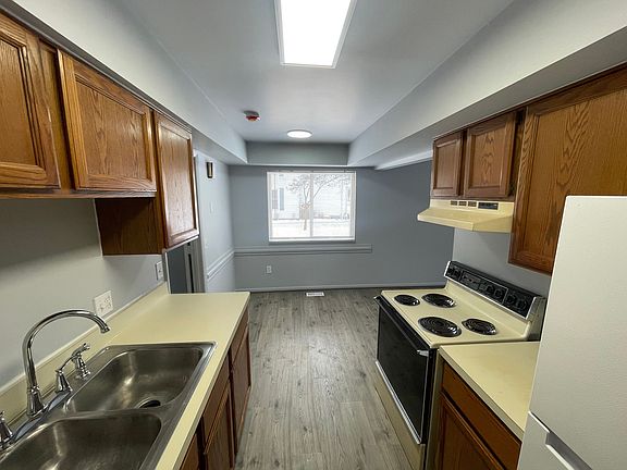 5th image of 428 N Evans St #3