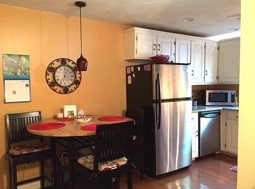 4th image of 401 Colonial Dr Unit 18