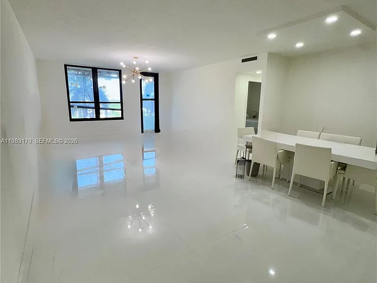 10185 Collins Ave #606 — Photo 5
