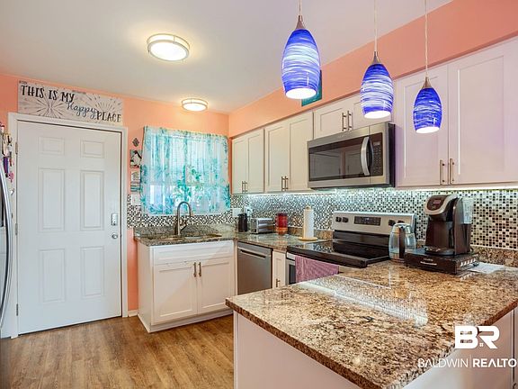 4th image of 728 W Beach Blvd #212