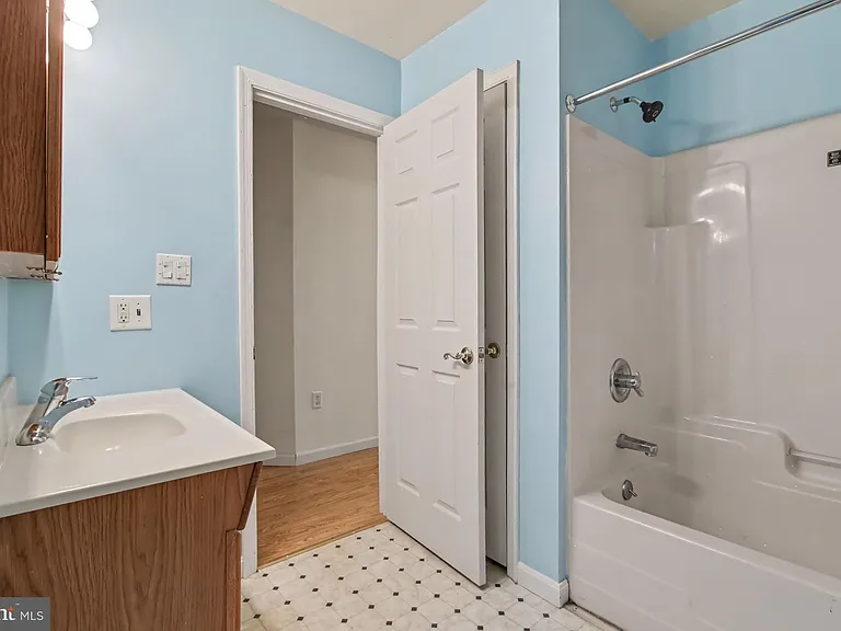 1702 Oakfield Ave — Photo 12