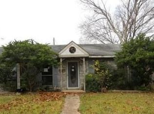 415 Huisache St, Lake Jackson, TX 77566