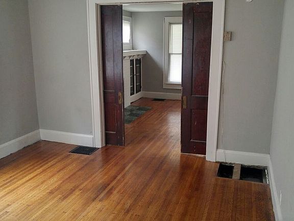 3rd image of 3249 N New Jersey St