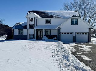 9865 Elkhorn Rd, Tomah, WI 54660