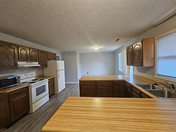 2nd image of 1405 Valleywood Dr #B
