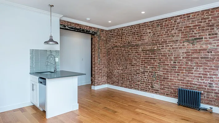 Rented by Nooklyn NYC LLC | media 43