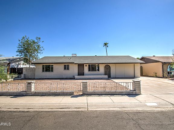3rd image of 2229 W DAHLIA Drive