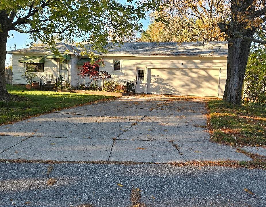 1st image of 45 Daniel St SE
