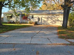 45 Daniel St SE, Kentwood, MI 49548
