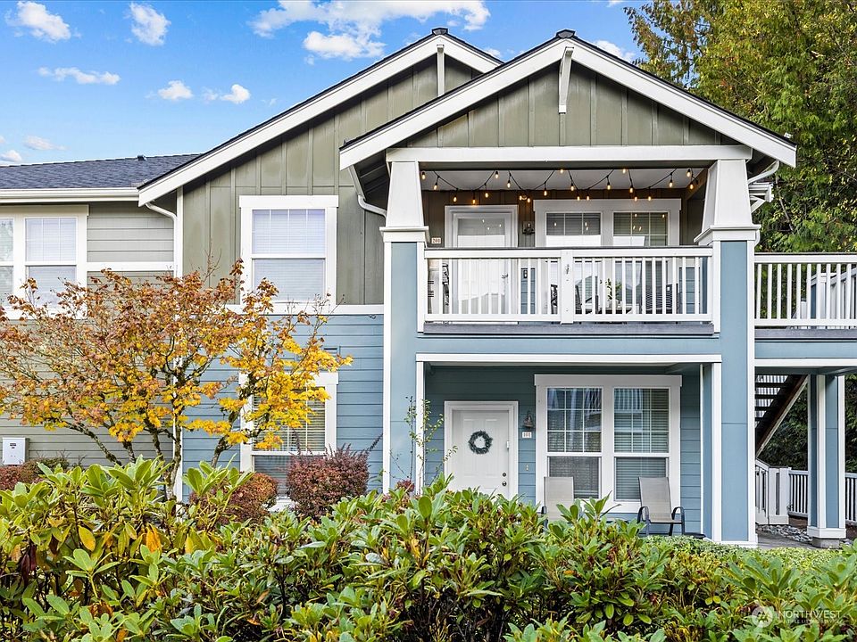 1st image of 10630 221st Ln NE #201