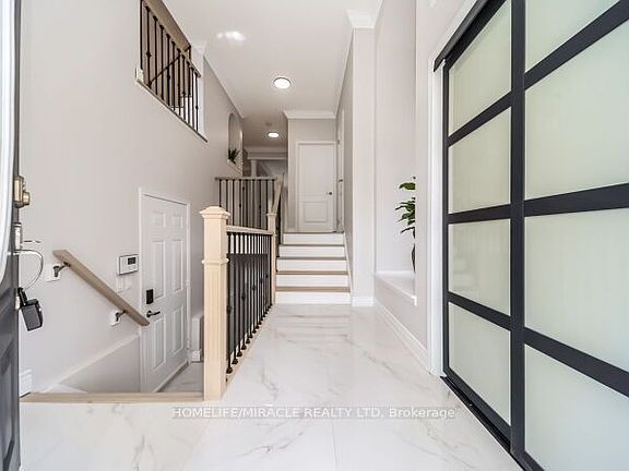 4th image of 327 Pringle Ave