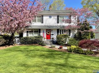 484 Dorchester Rd, Ridgewood, NJ 07450